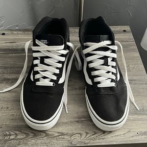Vans 7.5 high top sneakers